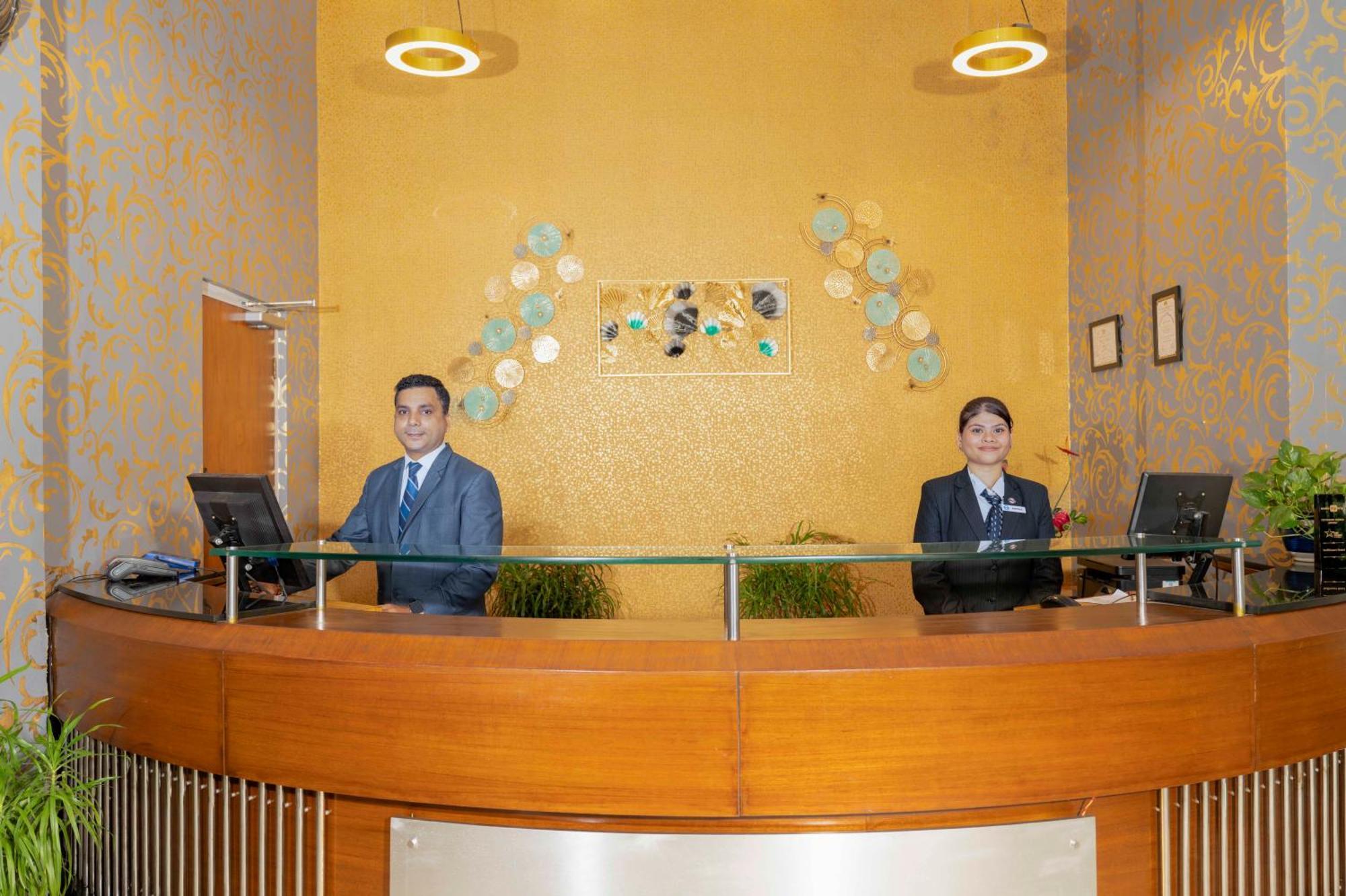 Indismart Hotel Calcuta Exterior foto